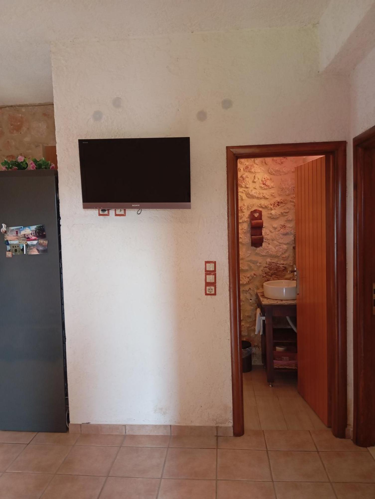 Niko'S Stone Guest House Plítra Dış mekan fotoğraf