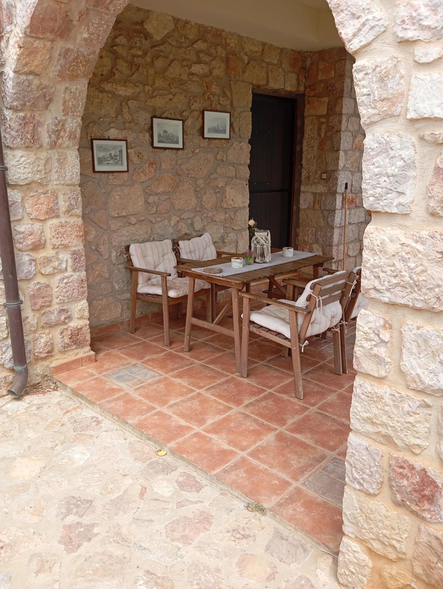 Niko'S Stone Guest House Plítra Dış mekan fotoğraf