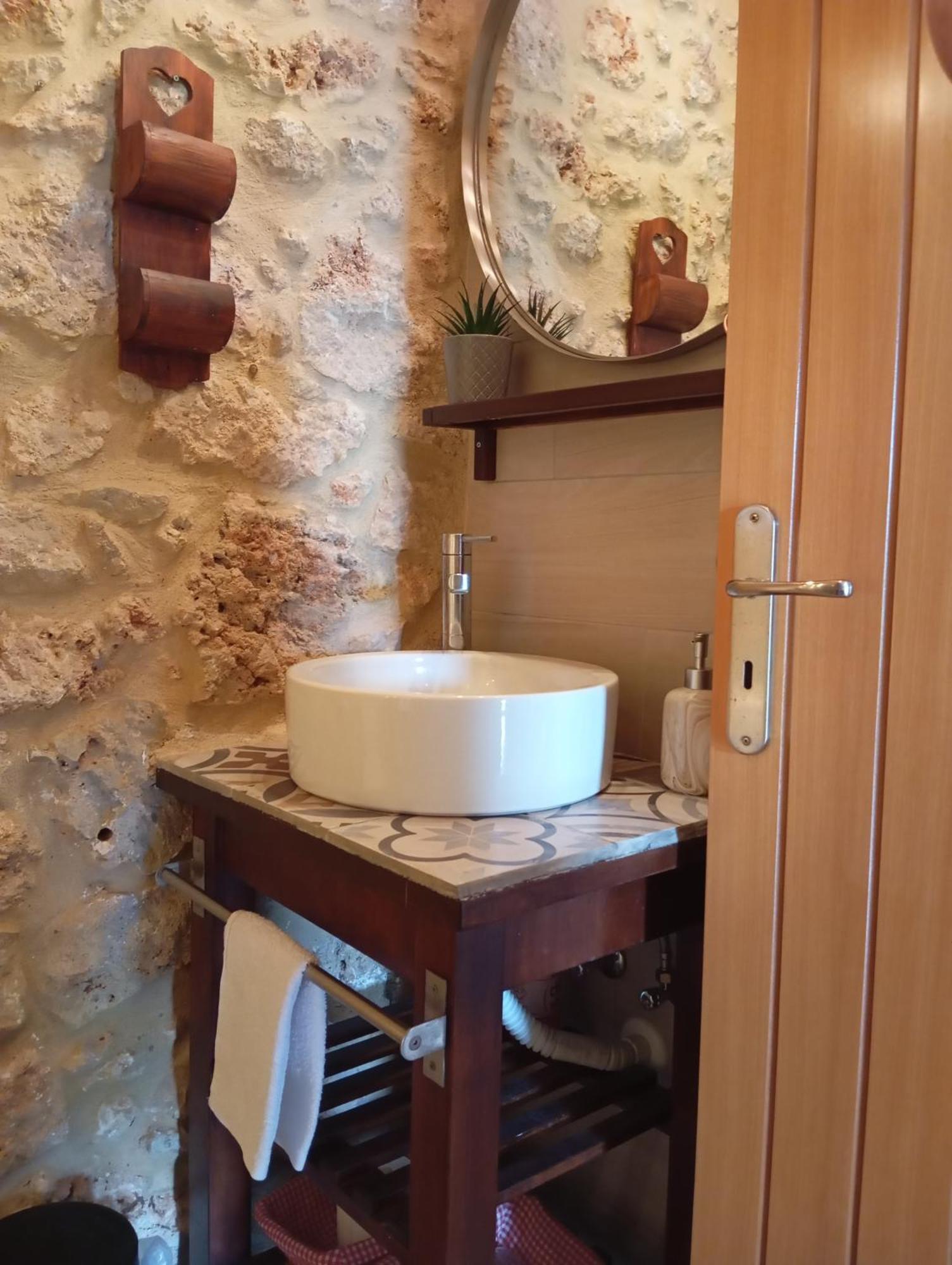 Niko'S Stone Guest House Plítra Dış mekan fotoğraf