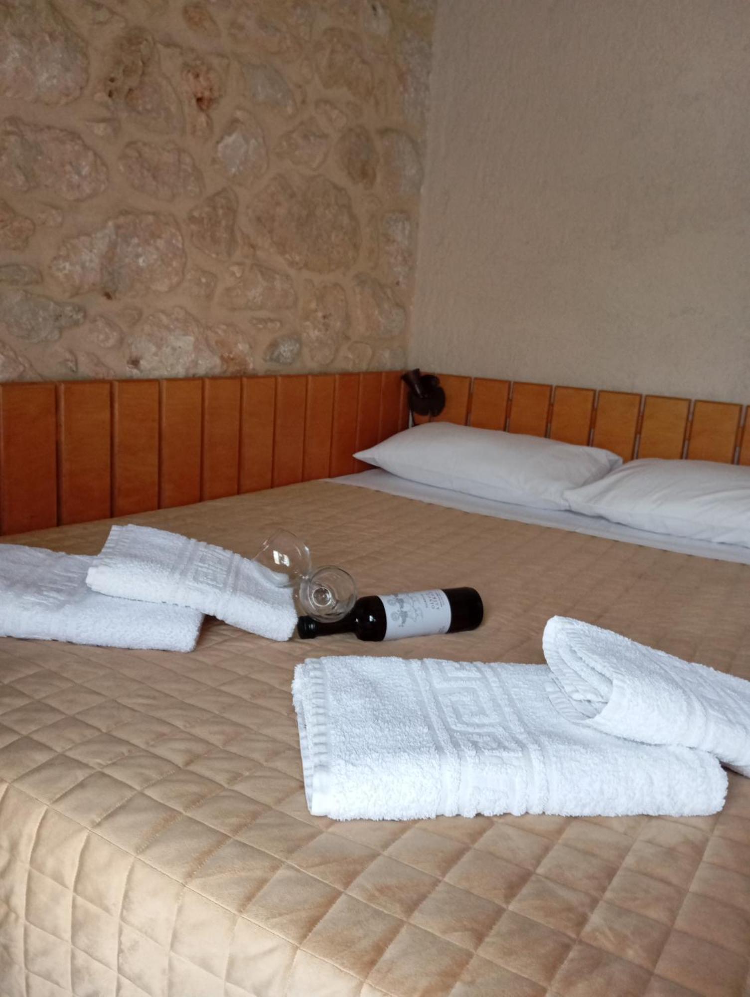 Niko'S Stone Guest House Plítra Dış mekan fotoğraf