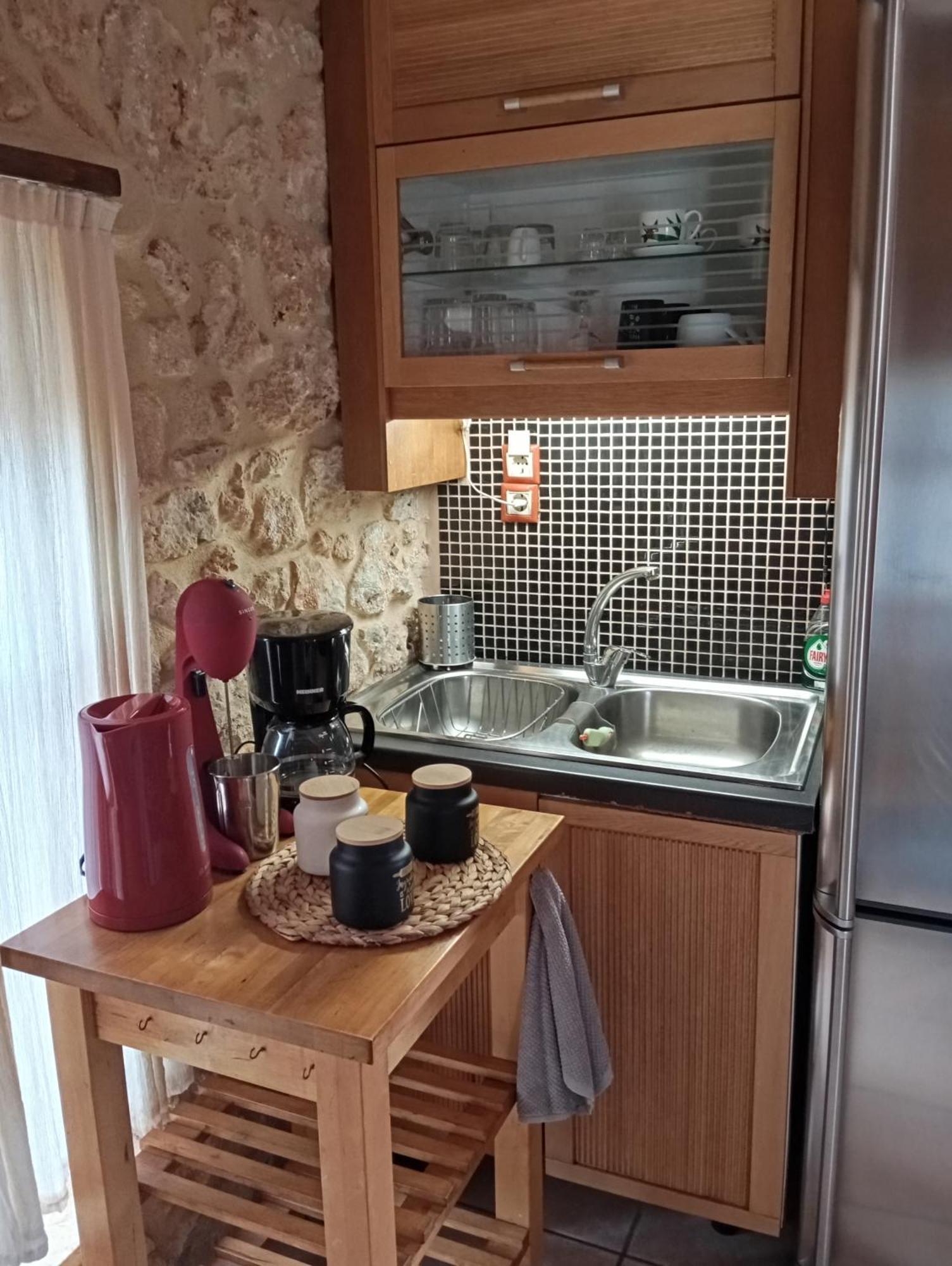 Niko'S Stone Guest House Plítra Dış mekan fotoğraf