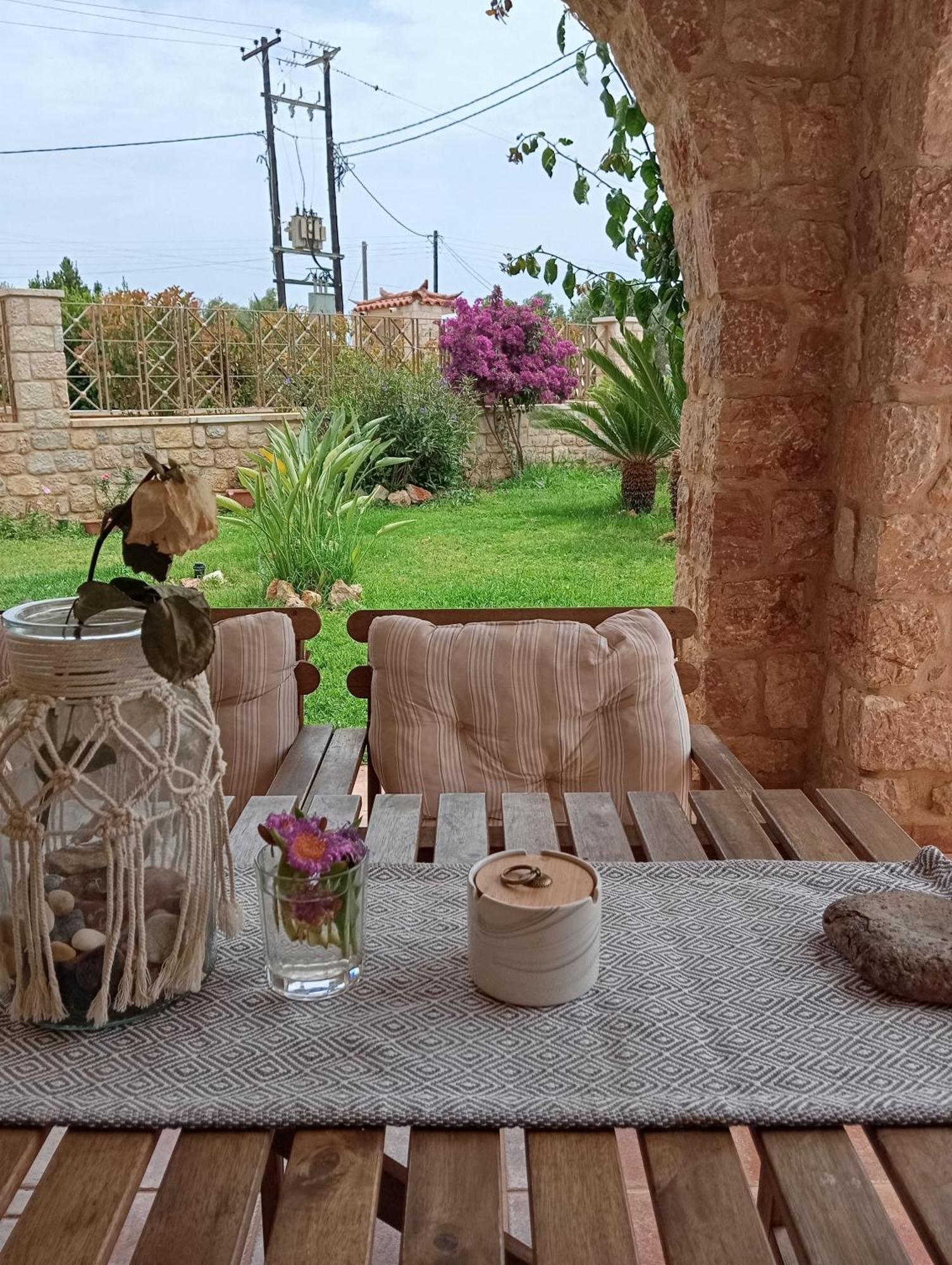 Niko'S Stone Guest House Plítra Dış mekan fotoğraf