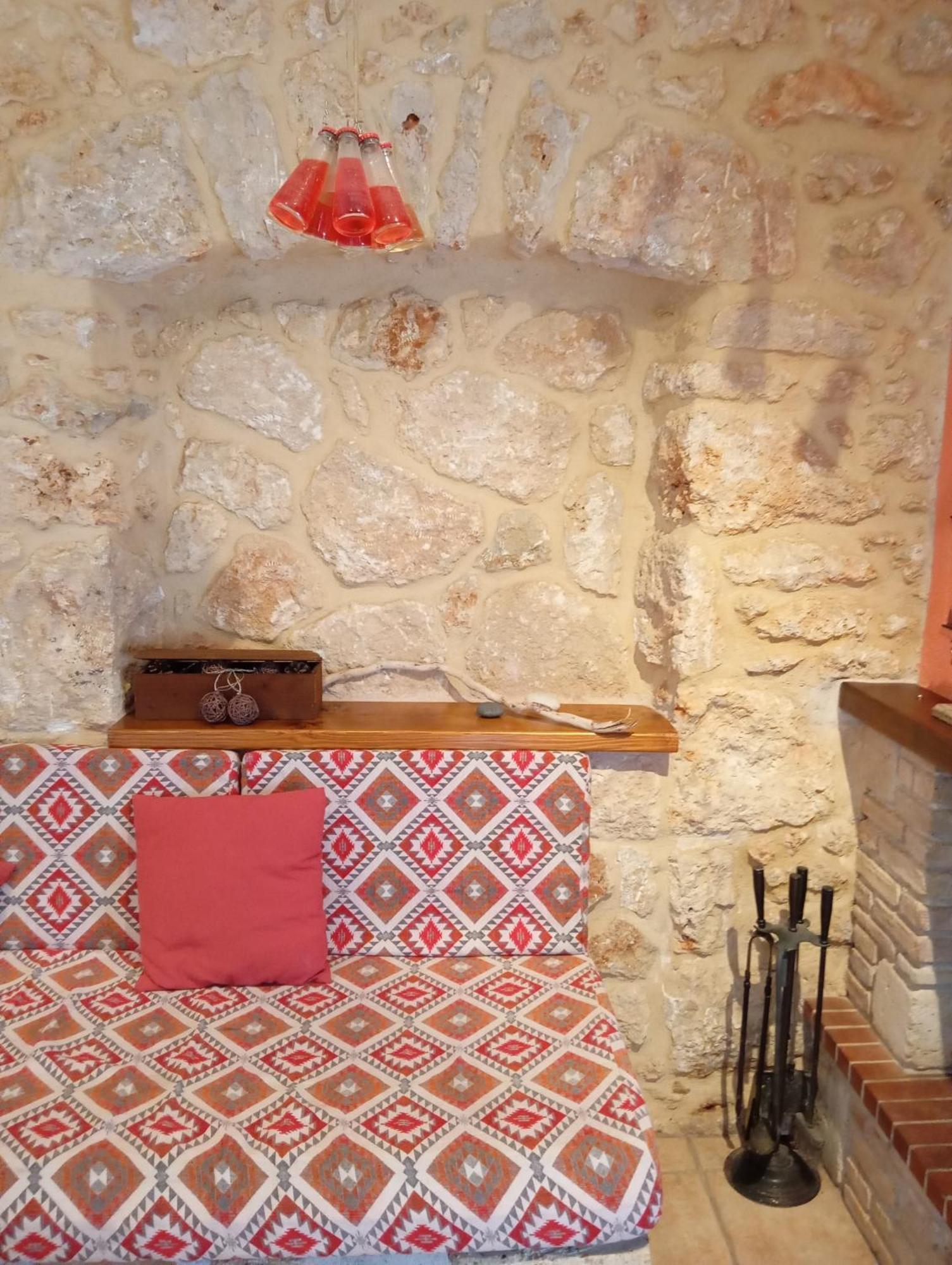Niko'S Stone Guest House Plítra Dış mekan fotoğraf