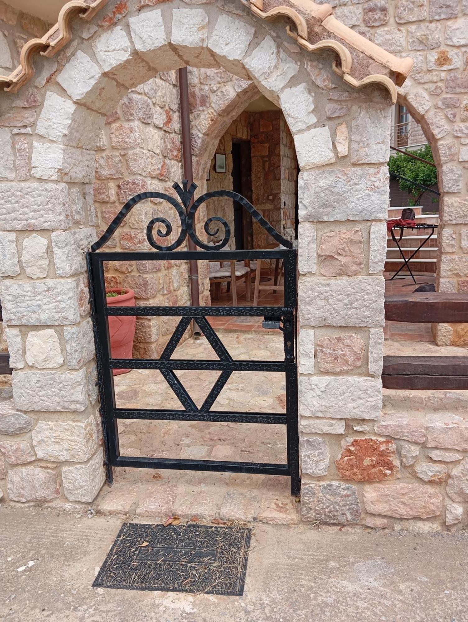 Niko'S Stone Guest House Plítra Dış mekan fotoğraf
